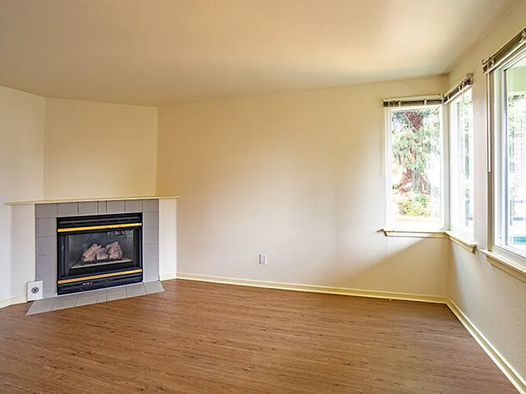 6th Ave Apartments — Photo 6