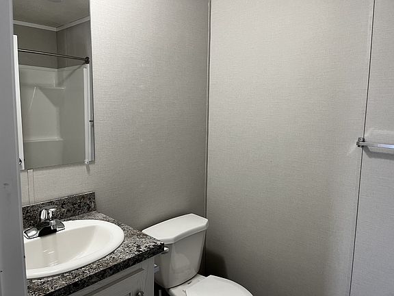 3rd image of 585 Ski Park Ln