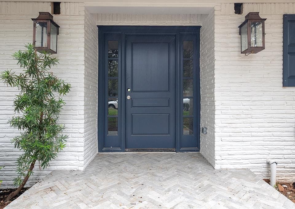1st image of 2202 Country Club Dr