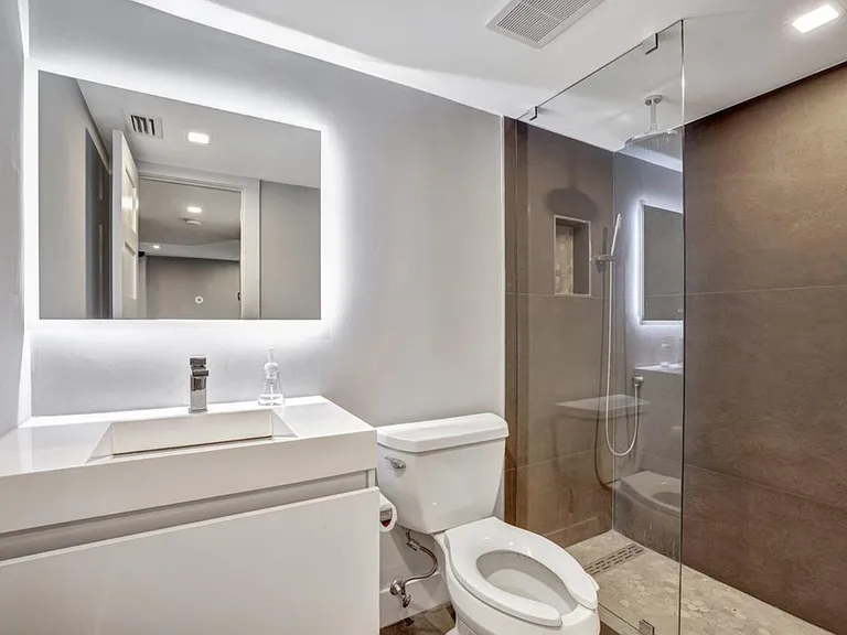 118 Lake Emerald Dr — Photo 19