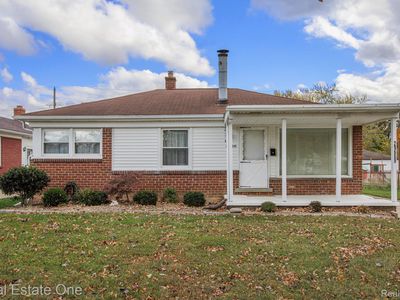 29669 Red Cedar Dr, Flat Rock, MI, 48134