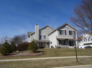 402 Lowell Dr, South Elgin, IL 60177