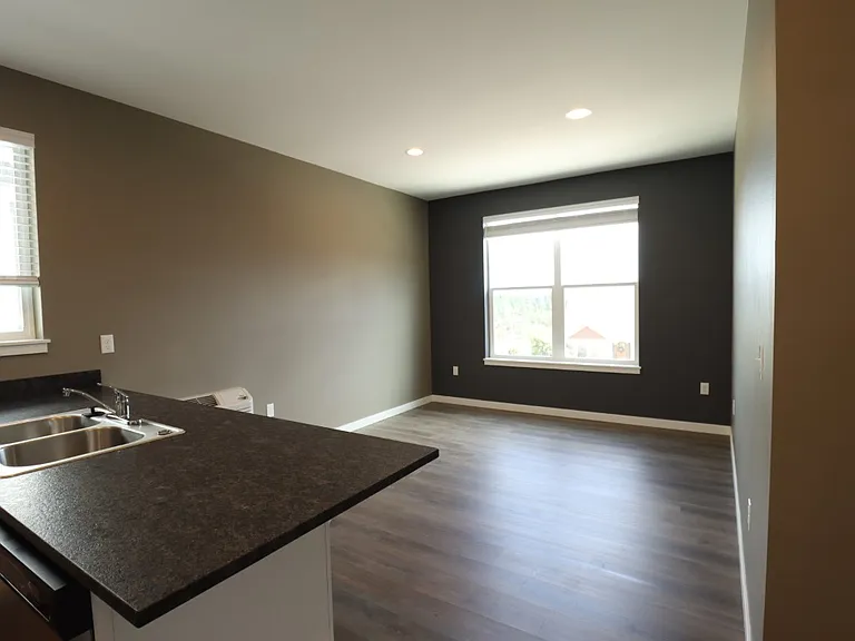 6879 Sun Ct SE — Photo 5