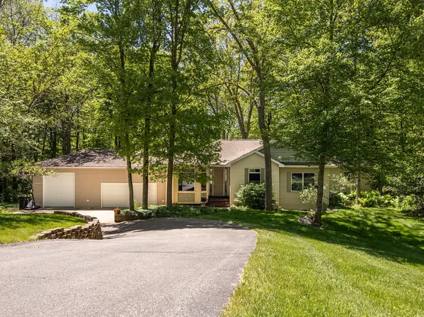14101 Wildwood Dr, Big Rapids, MI 49307