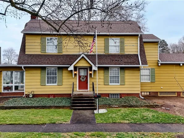 300 E 15th St, Dover, OH 44622
