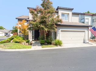 8201 Starburst Ln, Elk Grove, CA 95758