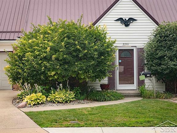 2nd image of 2255 Mayfield Rd