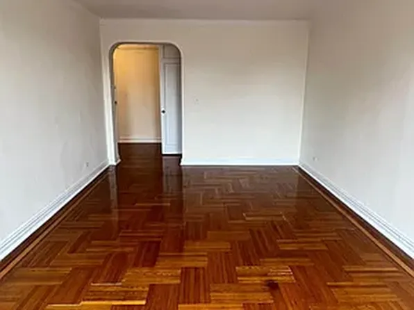 64-48 Booth St #3F, Rego Park, NY 11374