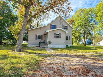 211 W Sherman St, Ceylon, MN, 56121