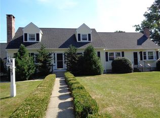 29 Riverbend Dr, Mystic, CT 06355
