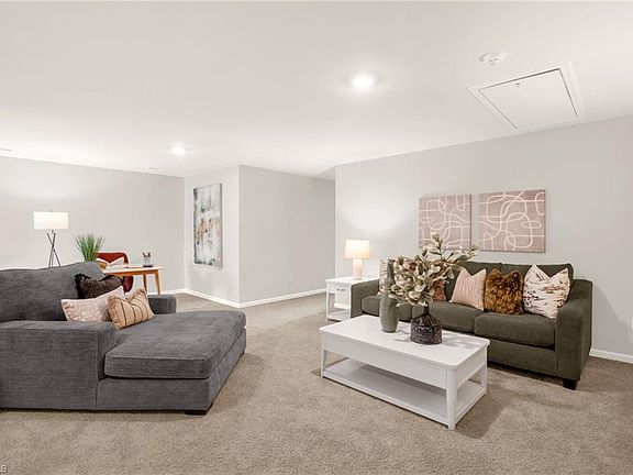 5th image of 104 Brody Way