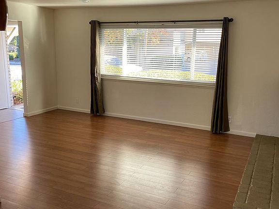 4th image of 1265 Manchester Dr #1
