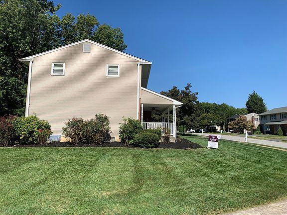 2nd image of 2321 Lighthouse Ln