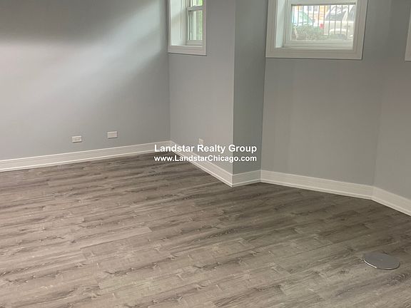 4th image of 1067 W Glenlake Ave #O