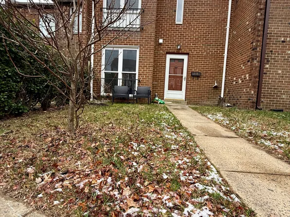 238 Stevenson Sq, Alexandria, VA 22304
