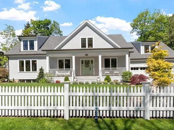 180 Laurel St, Concord, MA 01742