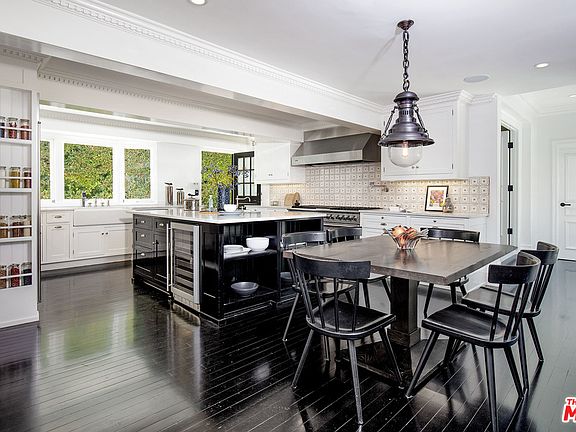 5th image of 1409 N Doheny Dr