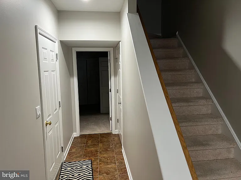 100 Parker Ave #22 — Photo 7