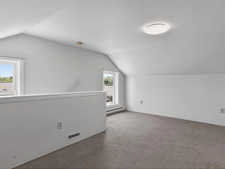 334 S Railroad St — Photo 12