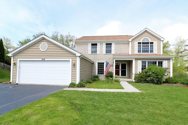 618 Chatham Cir photo 1