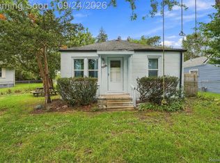 21631 Jacksonville St, Farmington Hills, MI 48336