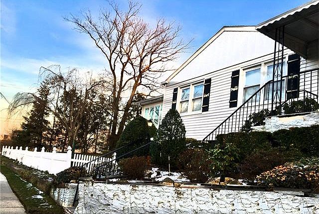 1st image of 1525 Park Ave
