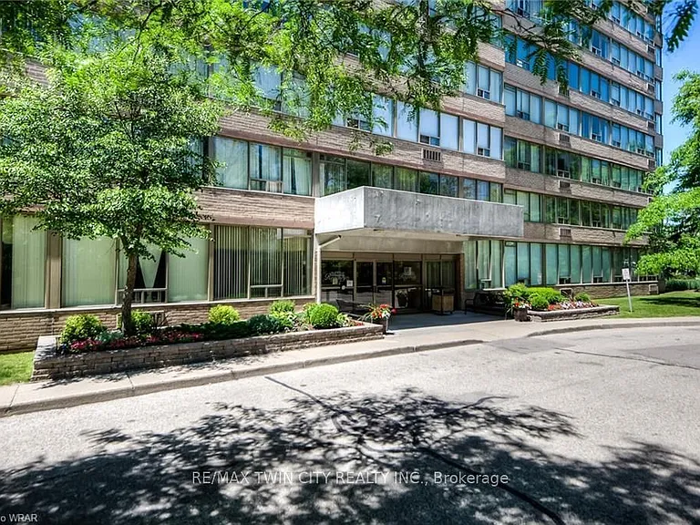 3227 King St E #503 — Photo 3