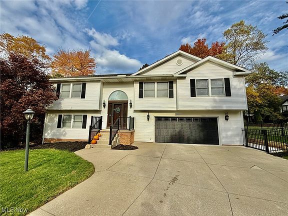 2nd image of 2989 Fox Burrow Dr