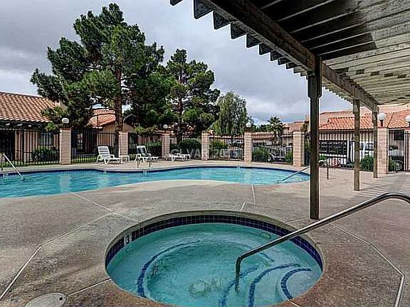 3rd image of 3605 Laguna Del Sol Dr