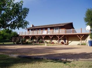 11613 E Silver Lake Rd, Mount Hope, KS 67108