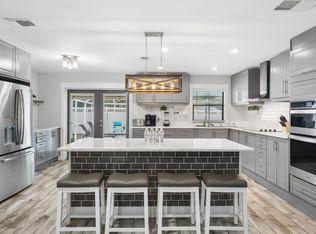 1011 67th Avenue Dr W, Bradenton, FL 34207