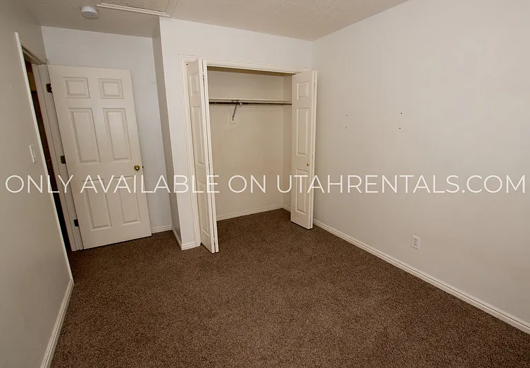 1057 S 810 E — Photo 27