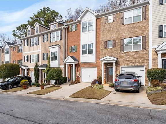 3rd image of 3072 Lauren Parc Rd
