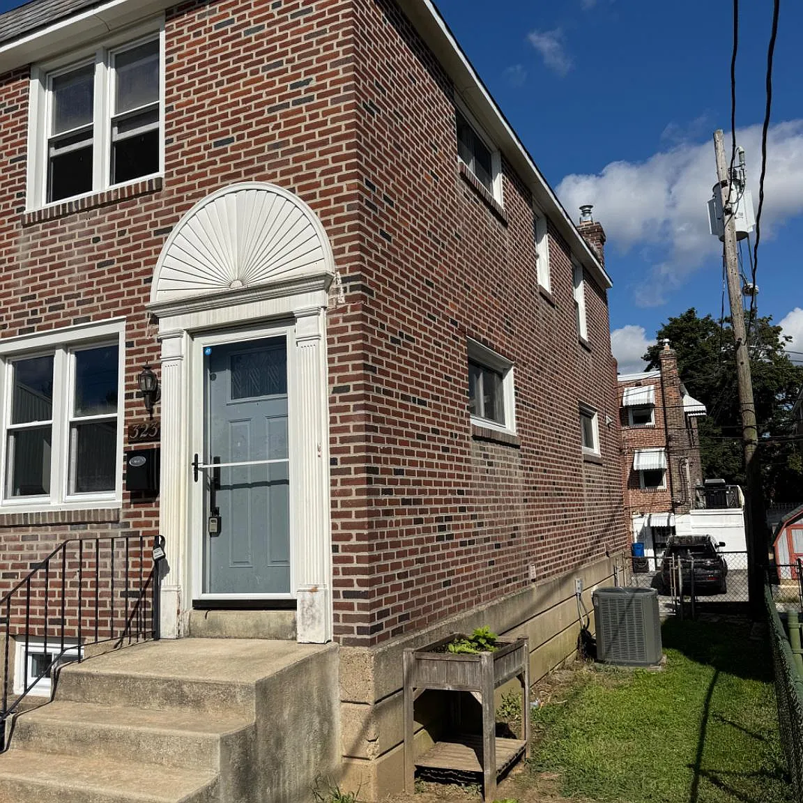 3 bed, 1.5 bath, 1420 sqft, $2,500 — Photo 4