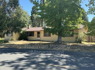 615 SW Westholm Ave, Grants Pass, OR 97526