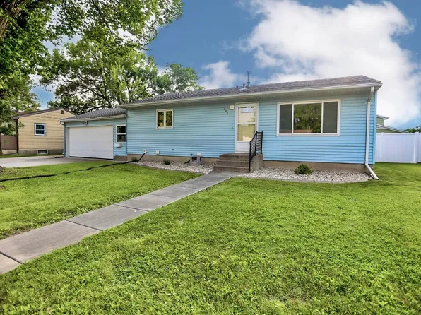 705 N High St, Aberdeen, SD 57401