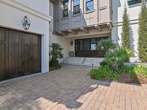 3rd image of 619 Lagoon Dr
