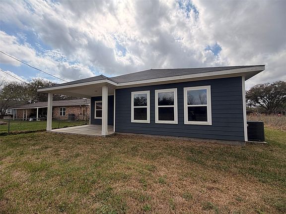 4th image of 1343 Alpha Ln