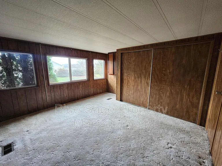 241 Evans Rd — Photo 17