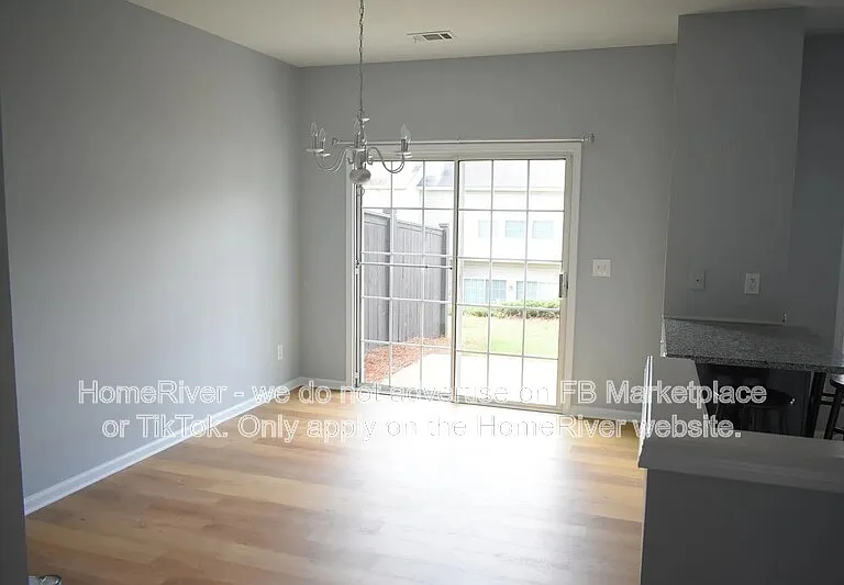 913 Prestwyck Ct — Photo 10