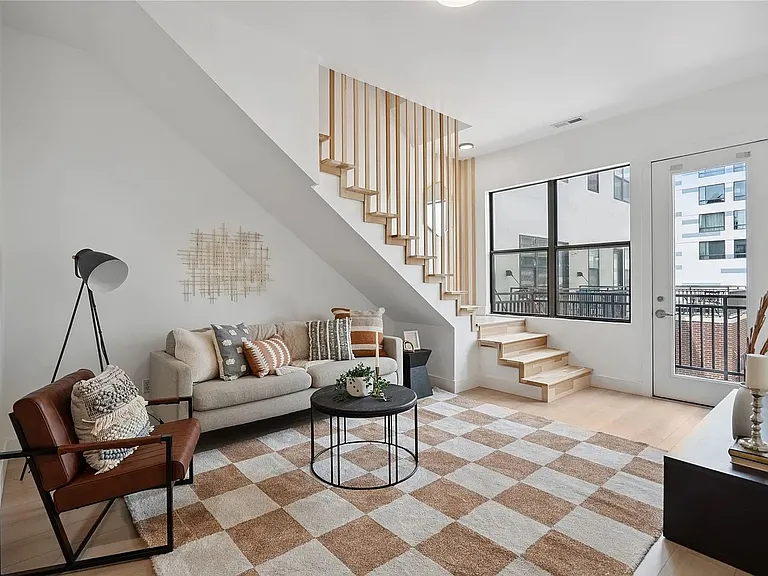 400 E Locust St #213 — Photo 6