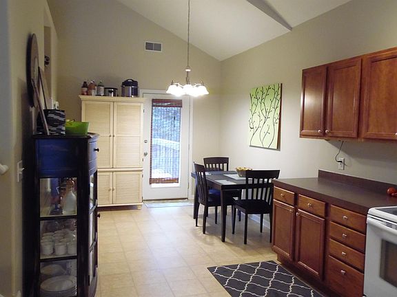 3rd image of 149 Leatherwood Ln