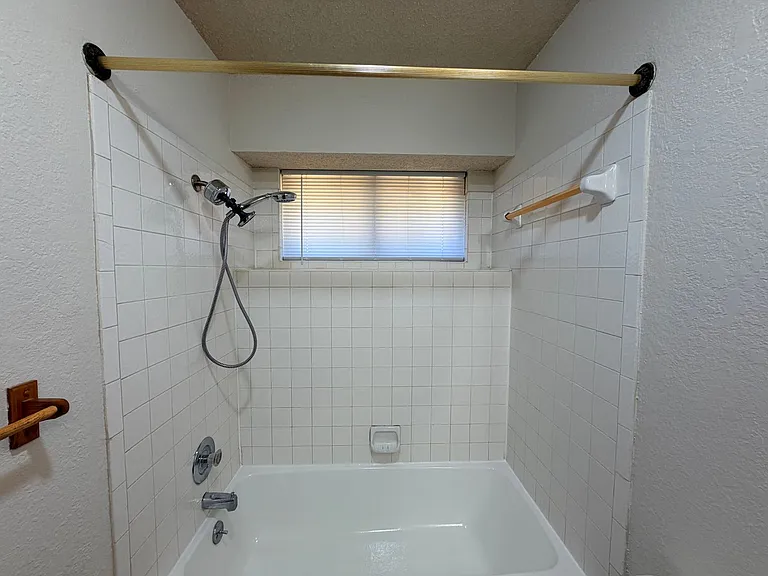 2013 James Pl — Photo 24