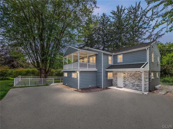 1377 Pennsylvania Ave, Emmaus, PA 18049