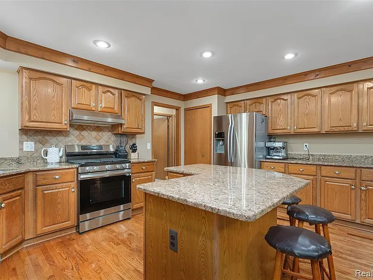 47105 Liberty Bell Rd E — Photo 9