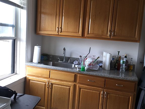 3rd image of 2532 23rd St
