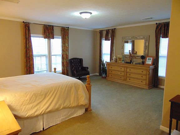 LARGE Master Bedroom