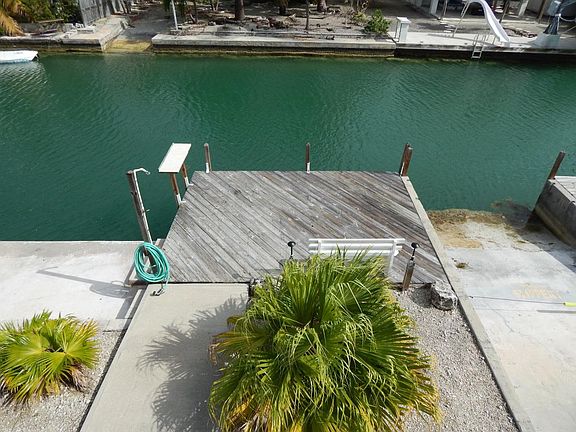 3rd image of 957 Gulf Dr