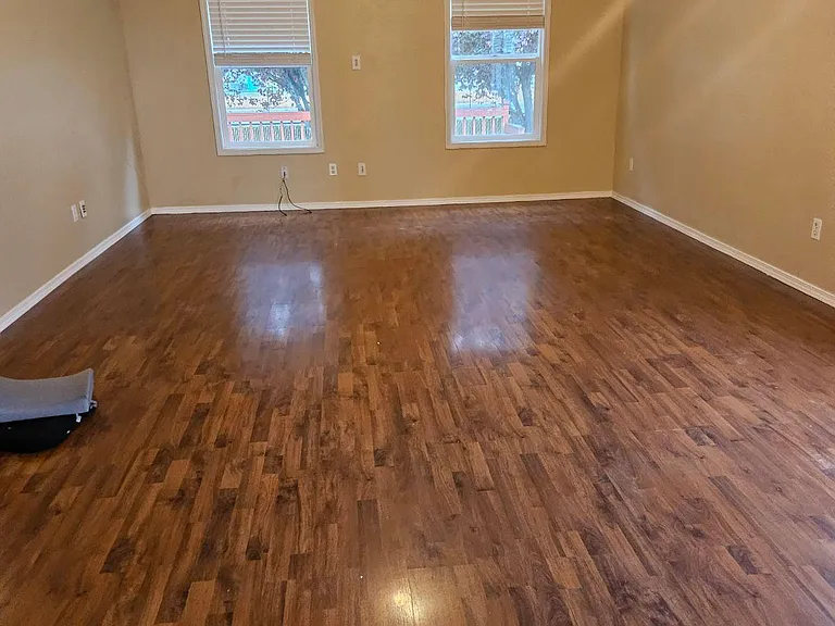 1320 NW 19th Ct — Photo 2
