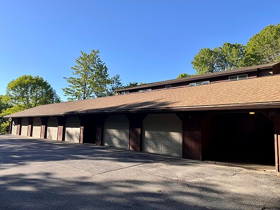 3rd image of 235 Evergreen Drive #235